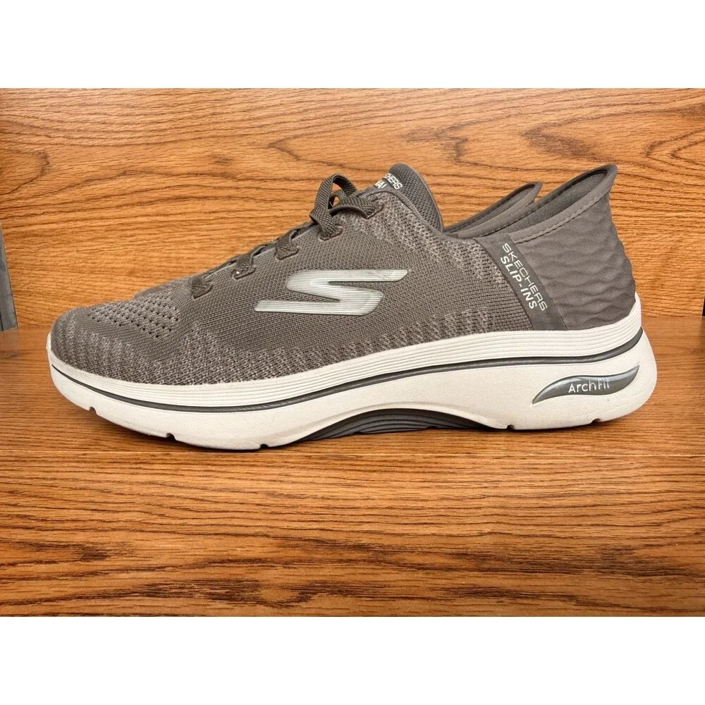Skechers Men's Go Walk Arch Fit 2.0 Grand Select 2 Sneaker Taupe size 9 Men’s